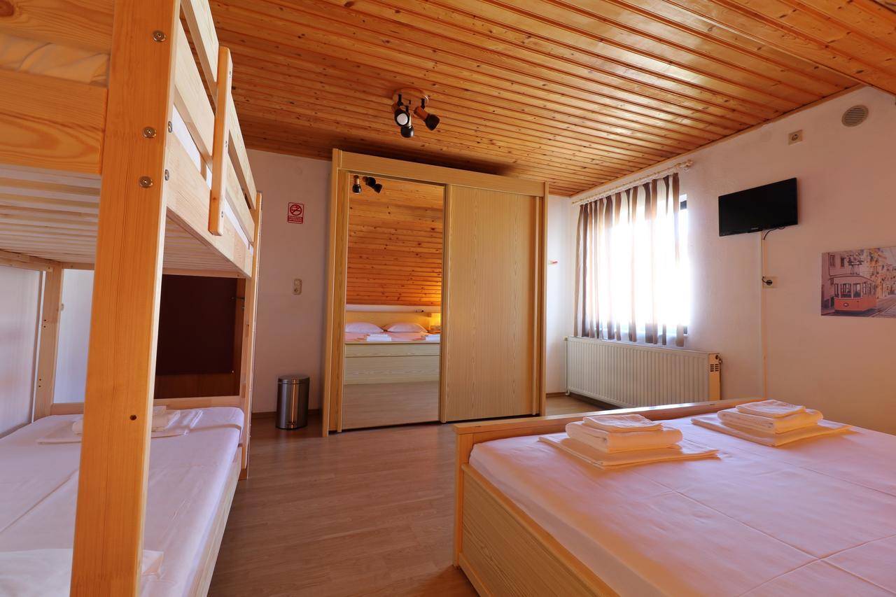 Casa 193 Motorcycle Friends Bed & Breakfast Сибиу Екстериор снимка